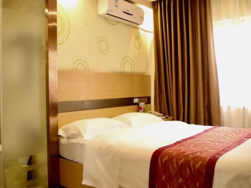 Greentree Inn Zhejiang Ningbo South Railway Station Express Hotel Kültér fotó
